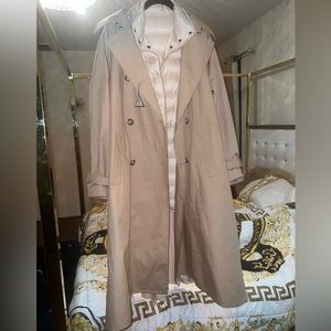 Moncler Trench coat with vest included. Polyamide-polyester-feather-goose
